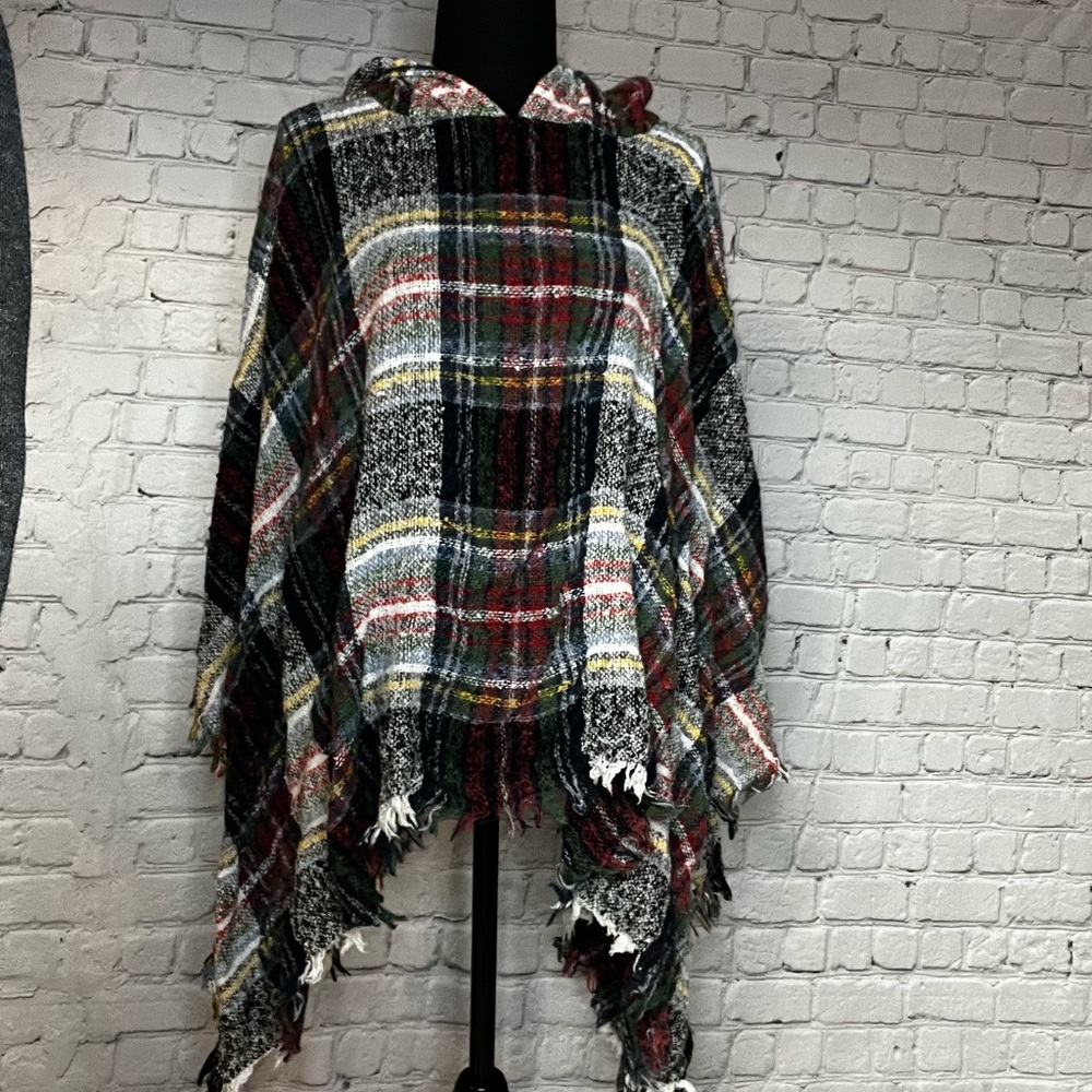 Light weight plaid sweater pullover